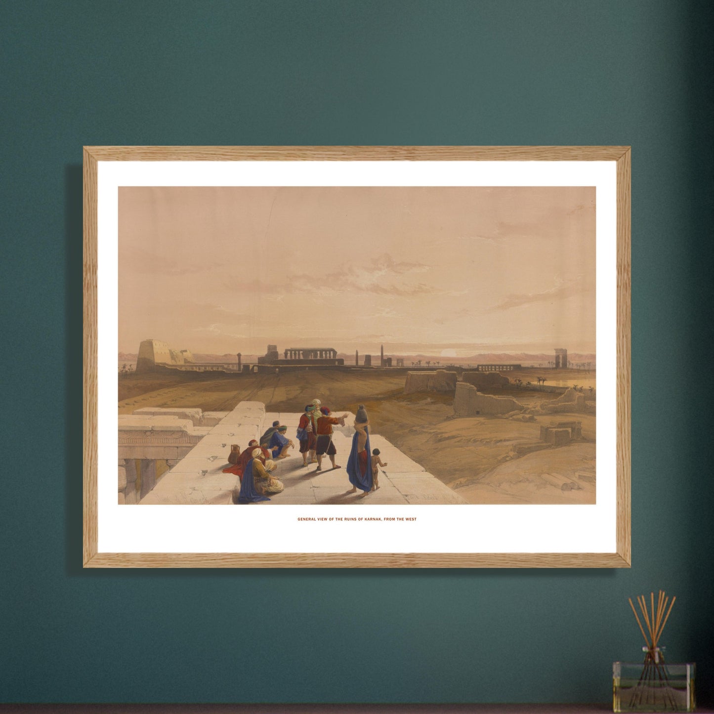 Vue générale des ruines de Karnak - Reproduction David Roberts. Lithographie ancienne d'une vue générale des ruines de Karnak, avec des colonnes imposantes, des structures en ruine et des personnes observant le site. Image d'illustration 7