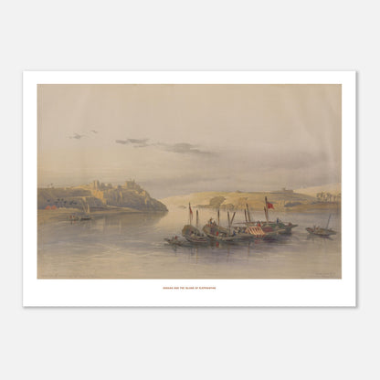 Assouan et l’île d’Éléphantine, illustration de David Roberts (42x59,4 cm (A2)). Lithographie ancienne d'Assouan et de l'île d'Éléphantine, montrant le Nil avec des bateaux et des habitations sur les rives escarpées, sous un ciel nuageux.