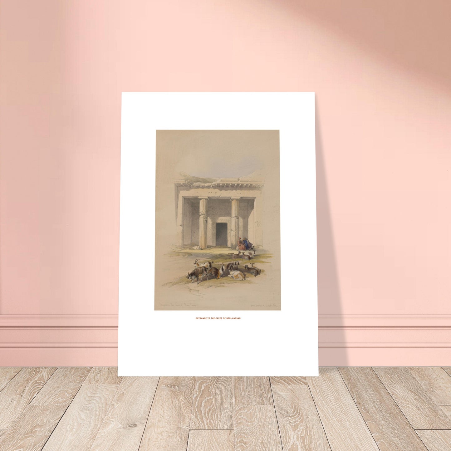 Estampe ancienne : Entrée des grottes de Beni Hassan - David Roberts. Lithographie de David Roberts montrant l'entrée du temple de Beni Hassan, avec des colonnes massives, des gravures et un groupe de chèvres au premier plan. Image d'illustration 6