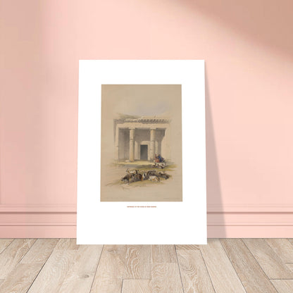 Estampe ancienne : Entrée des grottes de Beni Hassan - David Roberts. Lithographie de David Roberts montrant l'entrée du temple de Beni Hassan, avec des colonnes massives, des gravures et un groupe de chèvres au premier plan. Image d'illustration 6