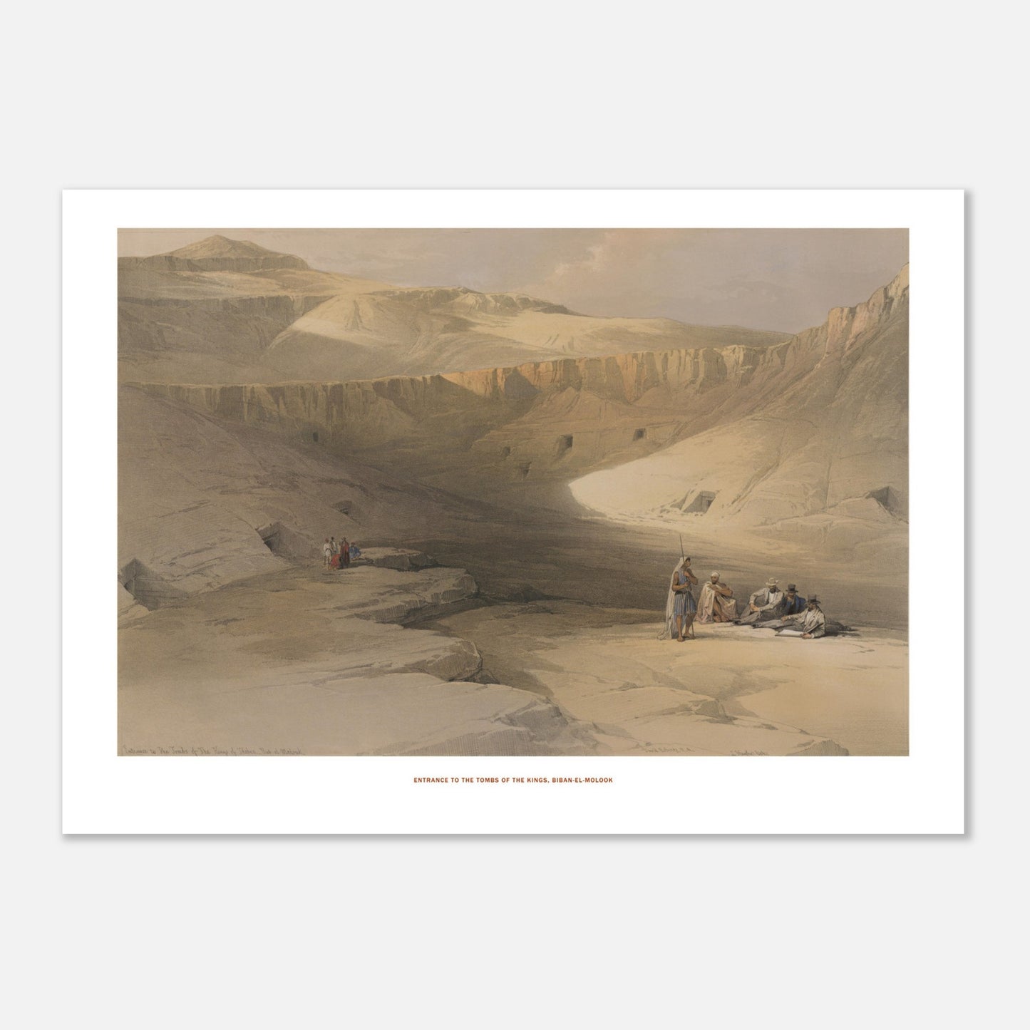 Planche ancienne : Entrée des tombes des rois, Biban el-Molouk par David Roberts (50x70 cm). Entrée des tombes des rois, Biban el-Molouk, une vue d'un paysage désertique avec des formations rocheuses et des entrées de grottes, avec un groupe de personnes au premier plan.