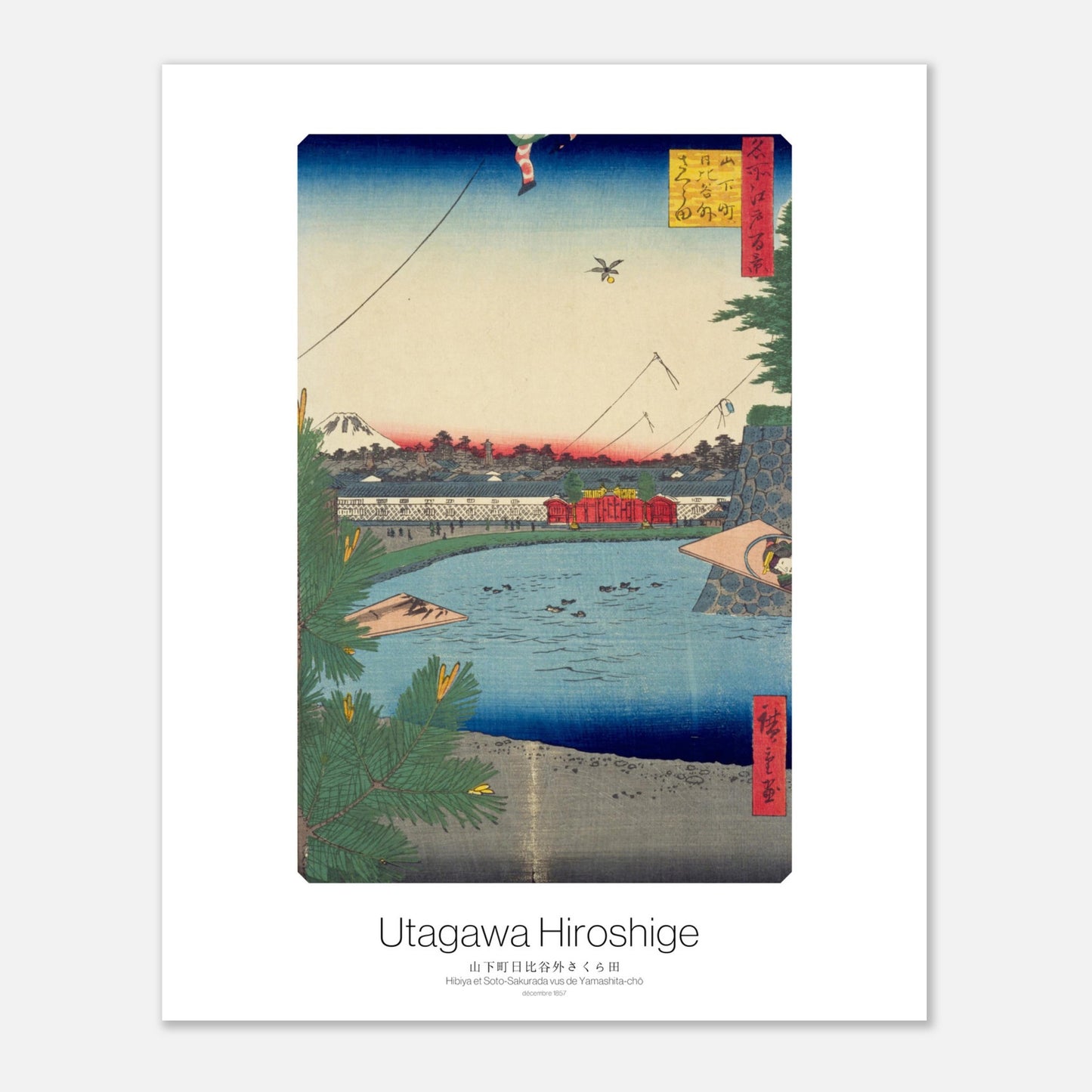 Estampe ancienne : Hibiya et Soto-Sakurada par Hiroshige (40x50 cm). Gravure ukiyo-e de Hiroshige montrant une vue d'Hibiya et Soto-Sakurada depuis Yamashita-chō, avec un plan d'eau, des bâtiments, un cerf-volant et le mont Fuji.