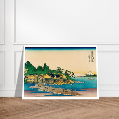 Estampe Enoshima dans la province de Sagami - Katsushika Hokusai. Estampe ukiyo-e de Katsushika Hokusai représentant un village côtier avec des habitations et un temple, surplombant la mer avec le Mont Fuji à l'horizon. Image d'illustration 8