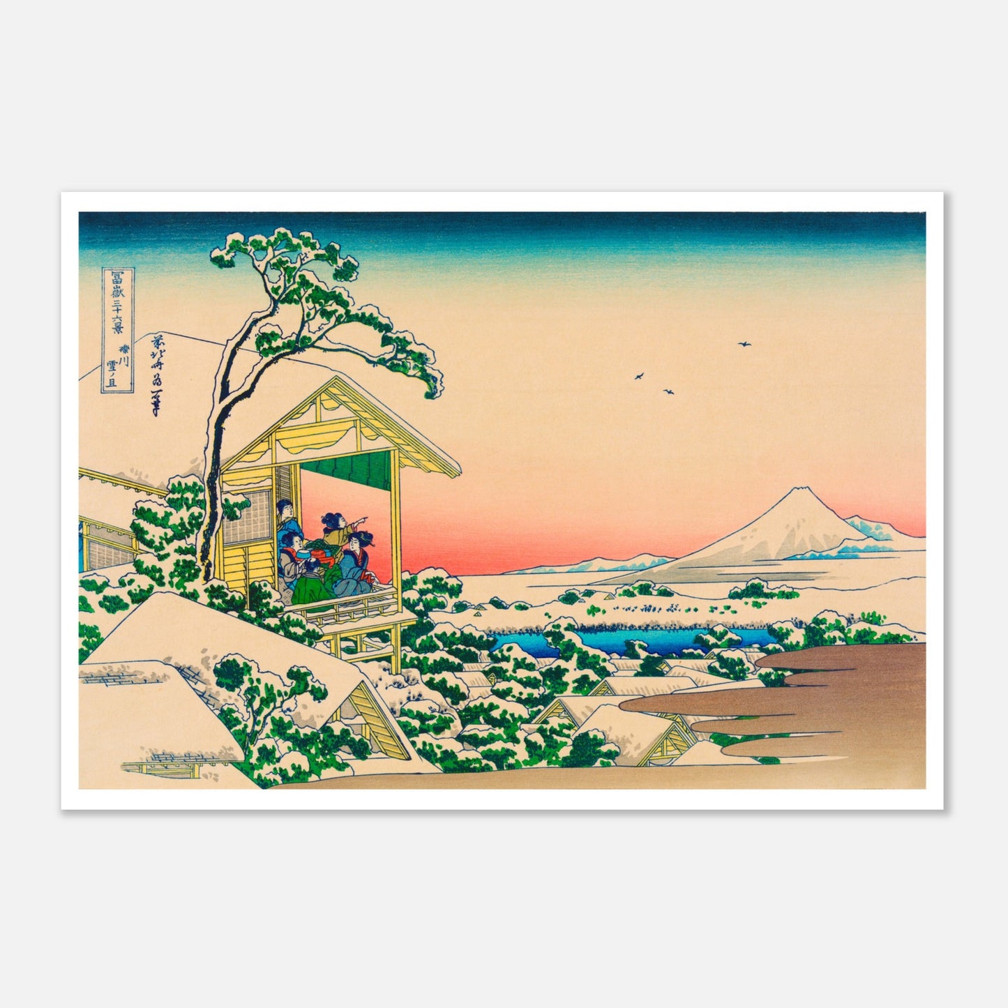 Estampe Maison de thé à Koishikawa par temps de neige - Hokusai (70x100 cm). Estampe ukiyo-e de Katsushika Hokusai représentant une scène hivernale avec des personnages dans une maison de thé, enneigée, avec vue sur le Mont Fuji au loin.