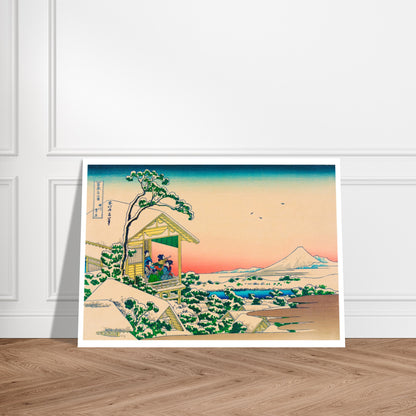 Estampe Maison de thé à Koishikawa par temps de neige - Hokusai. Estampe ukiyo-e de Katsushika Hokusai représentant une scène hivernale avec des personnages dans une maison de thé, enneigée, avec vue sur le Mont Fuji au loin. Image d'illustration 8