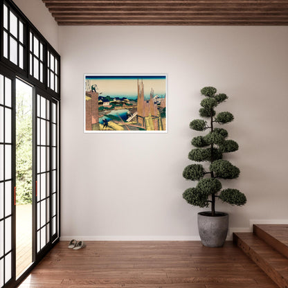 Estampe La scierie à Honjo - Katsushika Hokusai. Reproduction d'une estampe japonaise de Katsushika Hokusai représentant une scierie avec des troncs de bois, des ouvriers travaillant, des habitations et le Mont Fuji au loin. Image d'illustration 7