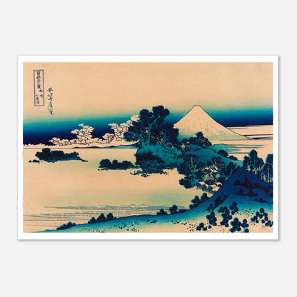Estampe ukiyo-e Shichiri dans la province de Sagami par Hokusai (59,4x84,1 cm (A1)). Estampe ukiyo-e de Katsushika Hokusai représentant une vue panoramique de la baie de Tago, avec le mont Fuji à l'horizon, des collines verdoyantes et une étendue d'eau.