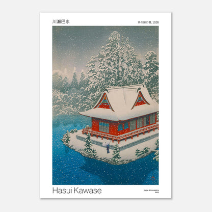 Estampe Neige à Inokashira (1928) - Hasui Kawase (21x29,7 cm (A4)). Une estampe japonaise de Hasui Kawase représentant 'Neige à Inokashira' en 1928, montrant un temple rouge couvert de neige près d'un plan d'eau sous un ciel d'hiver.