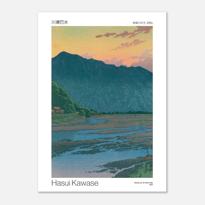 Illustration ancienne : Soirée sur la rivière Abe, par Hasui Kawase (50x70 cm). Paysage crépusculaire d'une rivière bordée de végétation avec une montagne en arrière-plan, par Hasui Kawase.