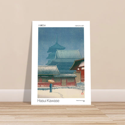 Estampe du Temple Tenno-ji sous la neige à Osaka par Hasui Kawase. Une estampe japonaise de Hasui Kawase représentant le temple Tenno-ji à Osaka sous une chute de neige, avec une silhouette tenant un parapluie. Image d'illustration 8