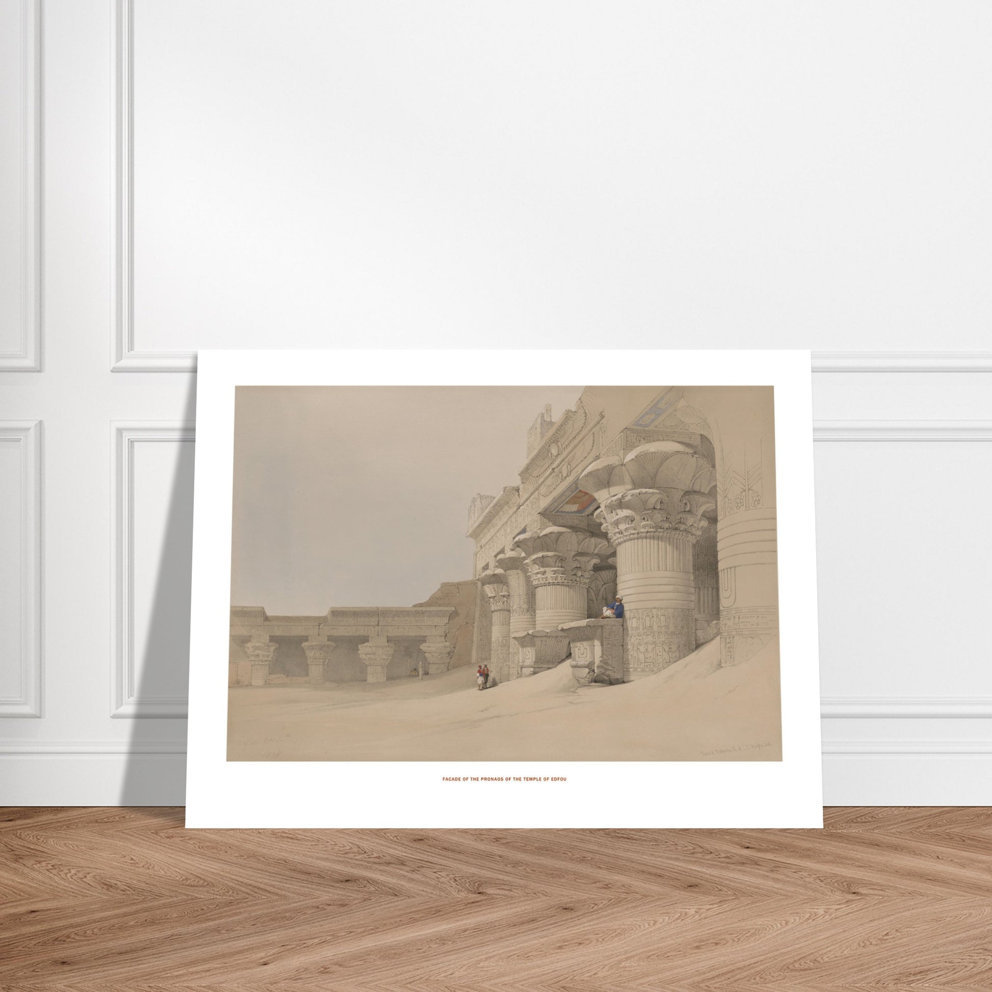 Planche de la façade du pronaos du temple d'Edfou, David Roberts. Lithographie montrant la façade du pronaos du temple d'Edfou, avec des colonnes monumentales et des reliefs sculptés, dans un environnement sablonneux. Image d'illustration 6