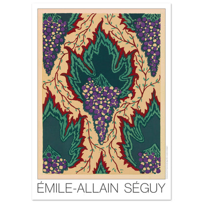 Illustration de feuilles vertes et grappes de raisin, E.A. Séguy (42x59,4 cm (A2)). Illustration Art Déco de grappes de raisin violettes et de feuilles vertes dentelées sur fond beige, avec des vrilles rouges et sombres, par Émile-Allain Séguy.