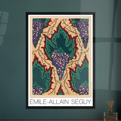 Illustration de feuilles vertes et grappes de raisin, E.A. Séguy. Illustration Art Déco de grappes de raisin violettes et de feuilles vertes dentelées sur fond beige, avec des vrilles rouges et sombres, par Émile-Allain Séguy. Image d'illustration 7