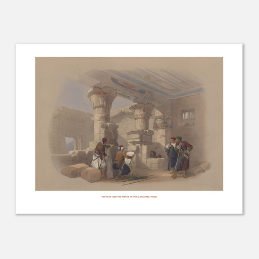 Planche ancienne : Vue sous le portique de Deir el-Médineh - David Roberts (30x40 cm). Lithographie ancienne représentant une vue sous le portique de Deir el-Médineh, avec des colonnes imposantes et des figures égyptiennes, par David Roberts.