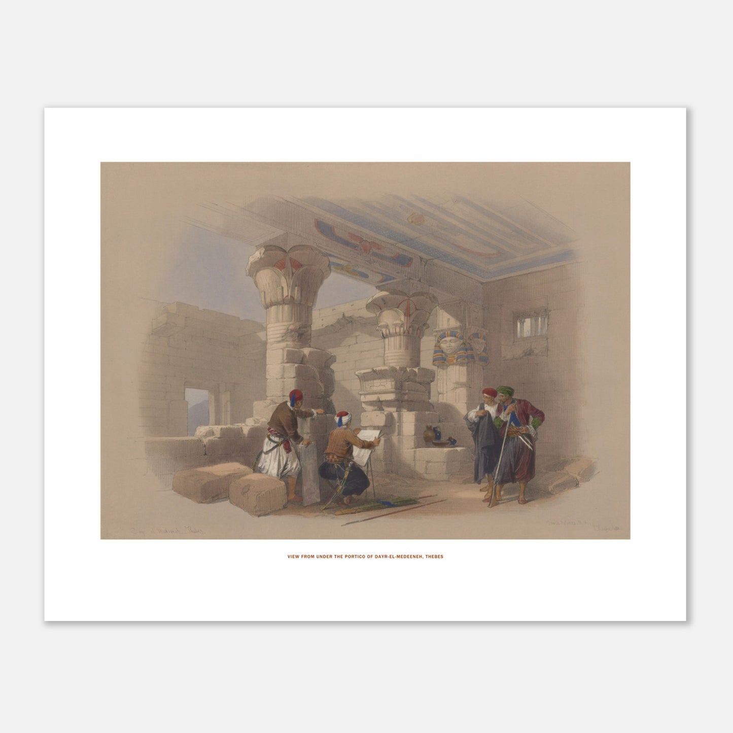 Planche ancienne : Vue sous le portique de Deir el-Médineh - David Roberts (40x50 cm). Lithographie ancienne représentant une vue sous le portique de Deir el-Médineh, avec des colonnes imposantes et des figures égyptiennes, par David Roberts.