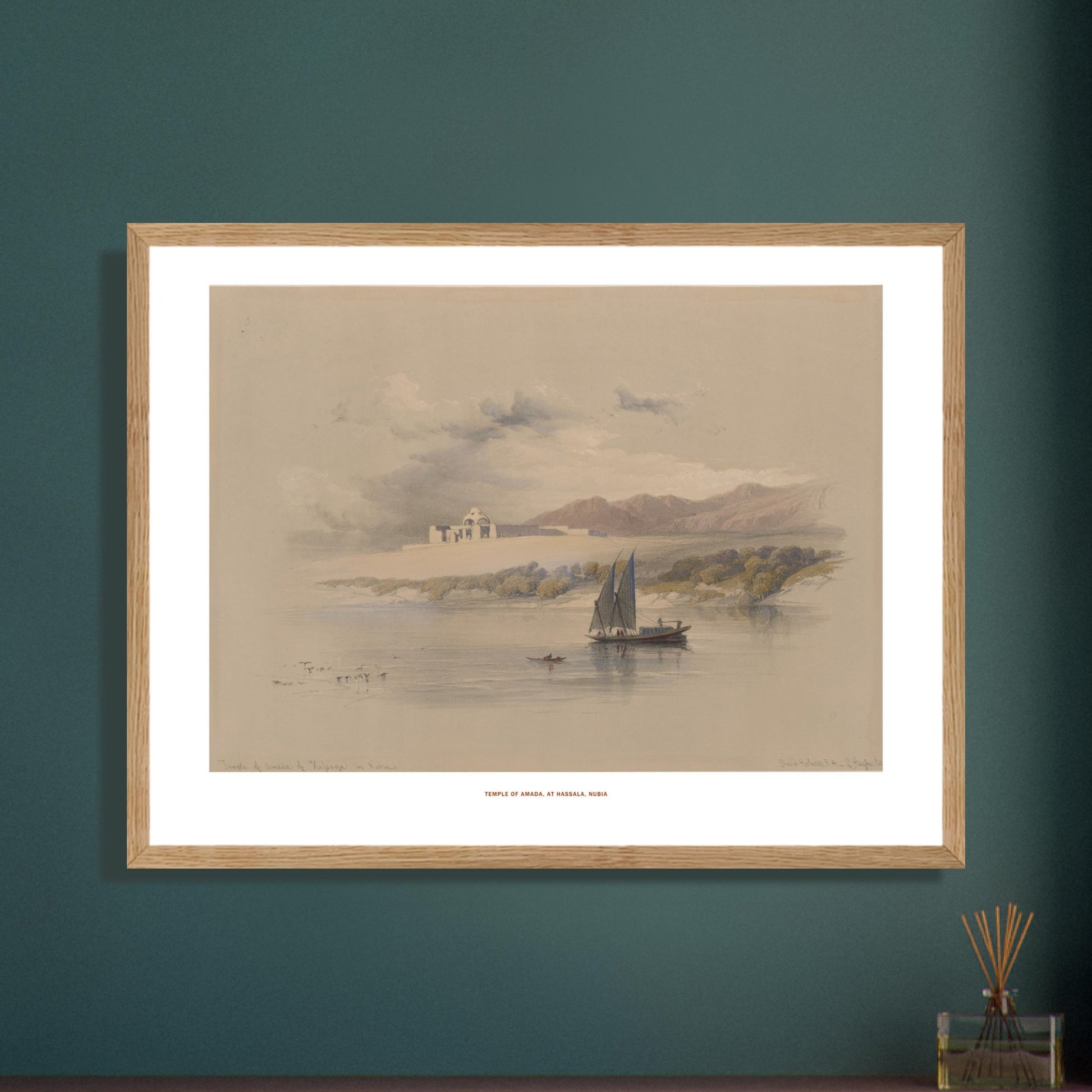 Planche du Temple d'Amada à Hassala, Nubie - David Roberts (1838). Lithographie de David Roberts représentant le temple d'Amada sur une île en Nubie, avec un bateau à voiles sur le Nil au premier plan et des montagnes en arrière-plan. Image d'illustration 6
