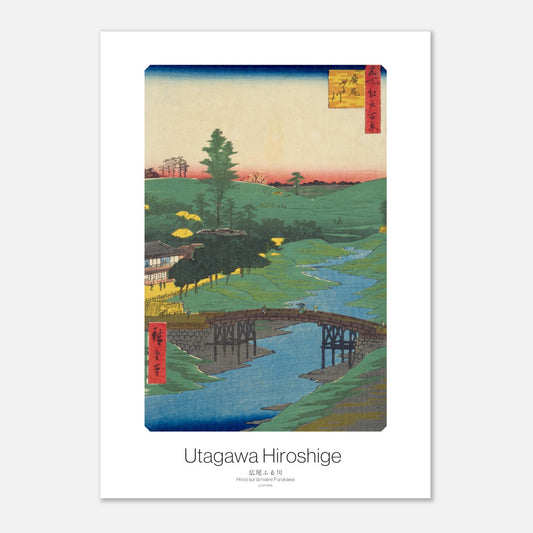 Gravure ancienne : Hiroo sur la rivière Furukawa, Hiroshige (29,7x42 cm (A3)). Estampe japonaise représentant un paysage verdoyant avec une rivière, un pont en bois, et des habitations.