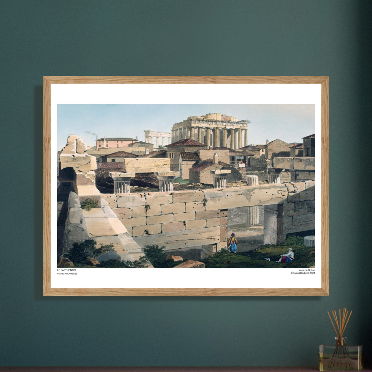 Il Partenone visto dai Propilei, antica illustrazione di Edward Dodwell. Vista del Partenone dai Propilei, che mostra rovine antiche in primo piano e il tempio del Partenone sullo sfondo, con edifici circostanti e figure.