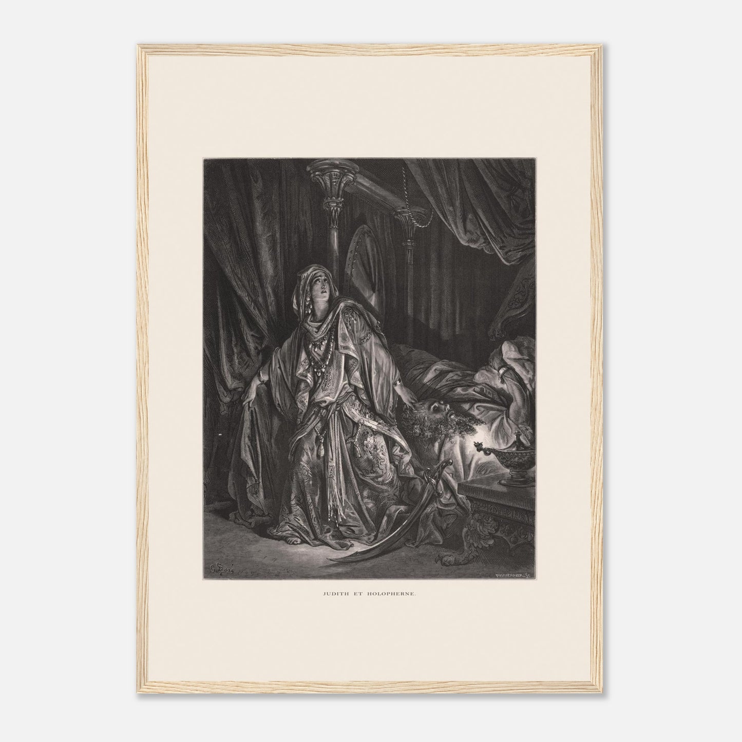 Gravure ancienne Judith et Holopherne de Gustave Doré (42x59,4 cm (A2) / Cadre bois clair). Gravure de Gustave Doré illustrant Judith, vêtue de riches habits, regardant vers le ciel avec une expression de triomphe, près du corps décapité d'Holopherne.