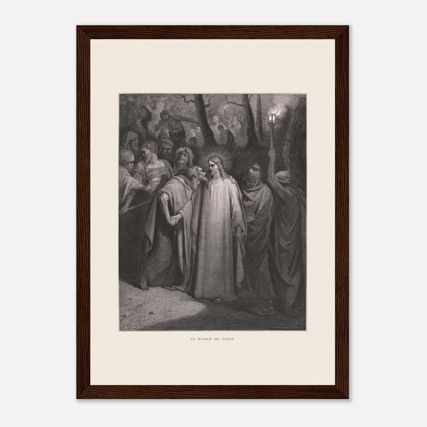 Le Baiser de Judas — Estampe de Gustave Doré (1866) (21x29,7 cm (A4) / Cadre bois foncé). Gravure de Gustave Doré illustrant le Baiser de Judas, scène où Judas Iscariote embrasse Jésus au milieu d'une foule dans un décor sombre et boisé, éclairé par une lanterne.