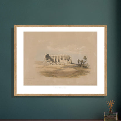 Planche ancienne : Ruines de Maharraka en Nubie, David Roberts. Lithographie représentant les ruines d'un temple de Maharraka en Nubie, avec une colonnade et des murs en ruine sur un terrain sablonneux, agrémenté de palmiers. Image d'illustration 7