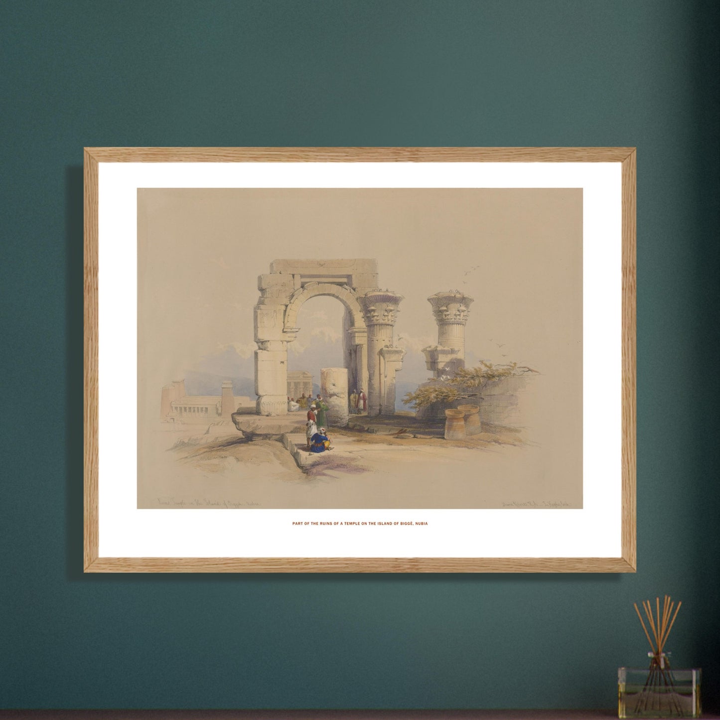 Planche ancienne : Ruines d'un temple sur l'île de Biggeh, David Roberts. Lithographie ancienne représentant les ruines d'un temple avec un arche monumental et des colonnes décorées, entourées de quelques figures humaines. Image d'illustration 7