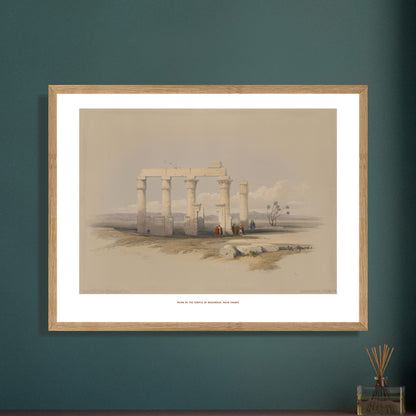 Gravure ancienne : Temple de Madamoud près de Thèbes, David Roberts. Lithographie montrant les ruines du temple de Madamous près de Thèbes, avec des colonnes imposantes et des structures architecturales éparses dans un paysage aride. Image d'illustration 7