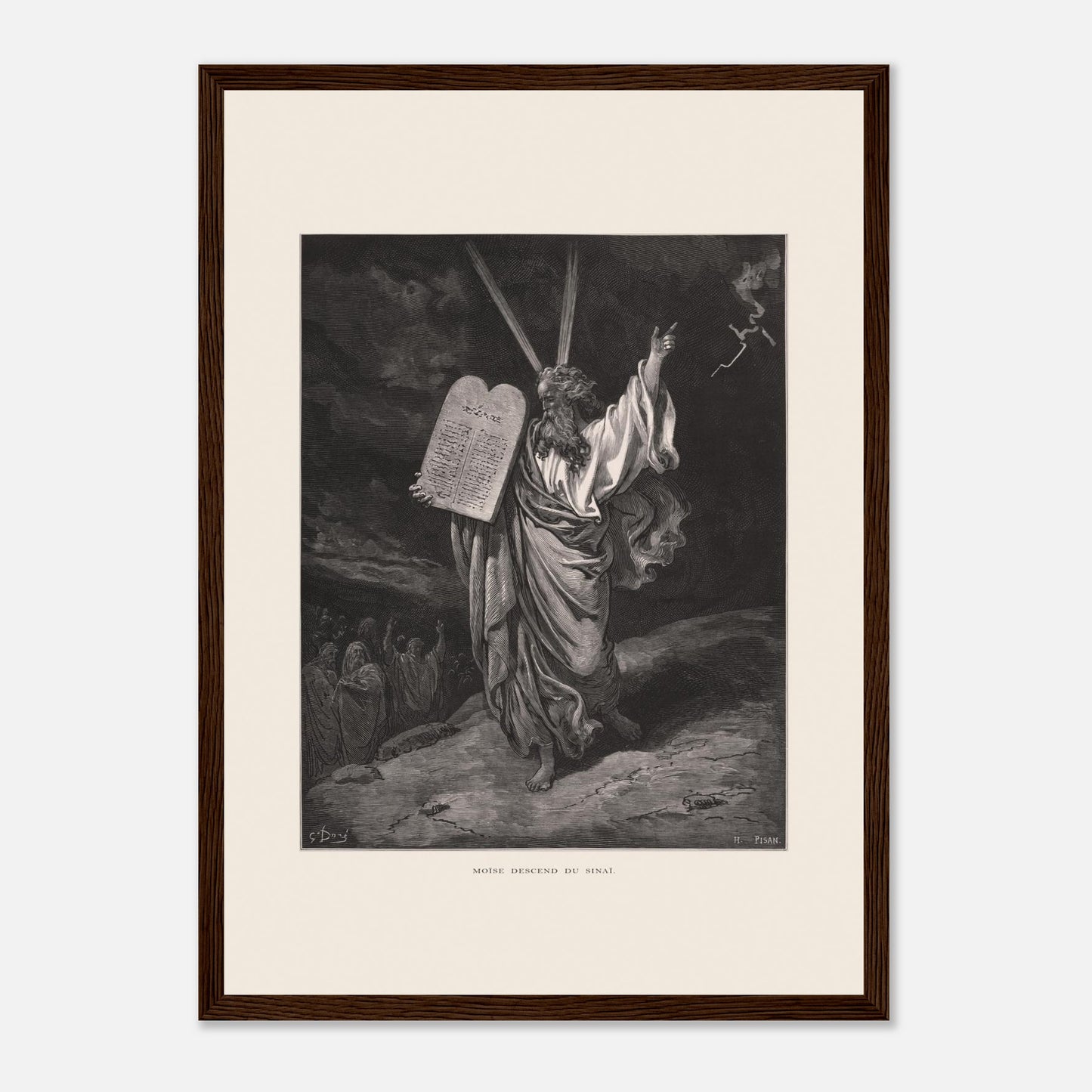 Moïse descendant du mont Sinaï, gravure de Gustave Doré (29,7x42 cm (A3) / Cadre bois foncé). Gravure ancienne de Gustave Doré représentant Moïse descendant du mont Sinaï, tenant les Dix Commandements et bénissant un groupe de personnes en contrebas, sous un ciel orageux.