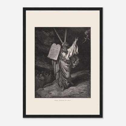 Moïse descendant du mont Sinaï, gravure de Gustave Doré (29,7x42 cm (A3) / Cadre noir). Gravure ancienne de Gustave Doré représentant Moïse descendant du mont Sinaï, tenant les Dix Commandements et bénissant un groupe de personnes en contrebas, sous un ciel orageux.