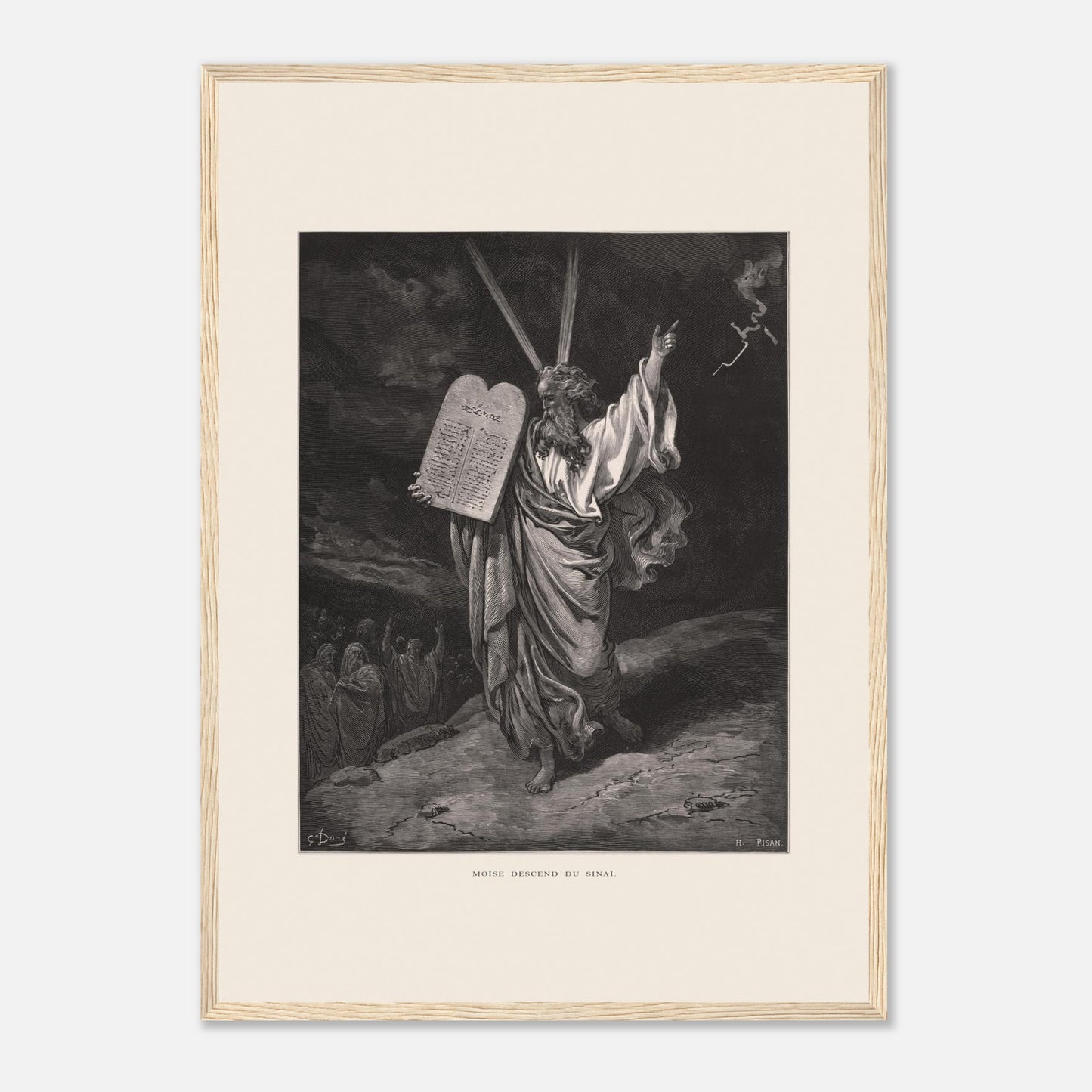 Moïse descendant du mont Sinaï, gravure de Gustave Doré (42x59,4 cm (A2) / Cadre bois clair). Gravure ancienne de Gustave Doré représentant Moïse descendant du mont Sinaï, tenant les Dix Commandements et bénissant un groupe de personnes en contrebas, sous un ciel orageux.