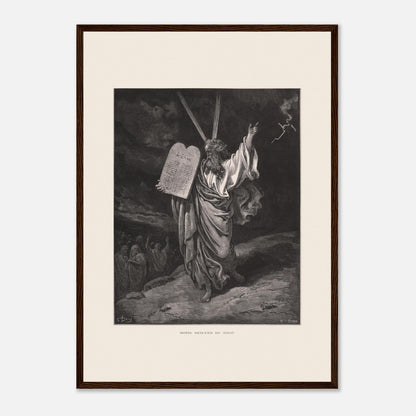Moïse descendant du mont Sinaï, gravure de Gustave Doré (42x59,4 cm (A2) / Cadre bois foncé). Gravure ancienne de Gustave Doré représentant Moïse descendant du mont Sinaï, tenant les Dix Commandements et bénissant un groupe de personnes en contrebas, sous un ciel orageux.