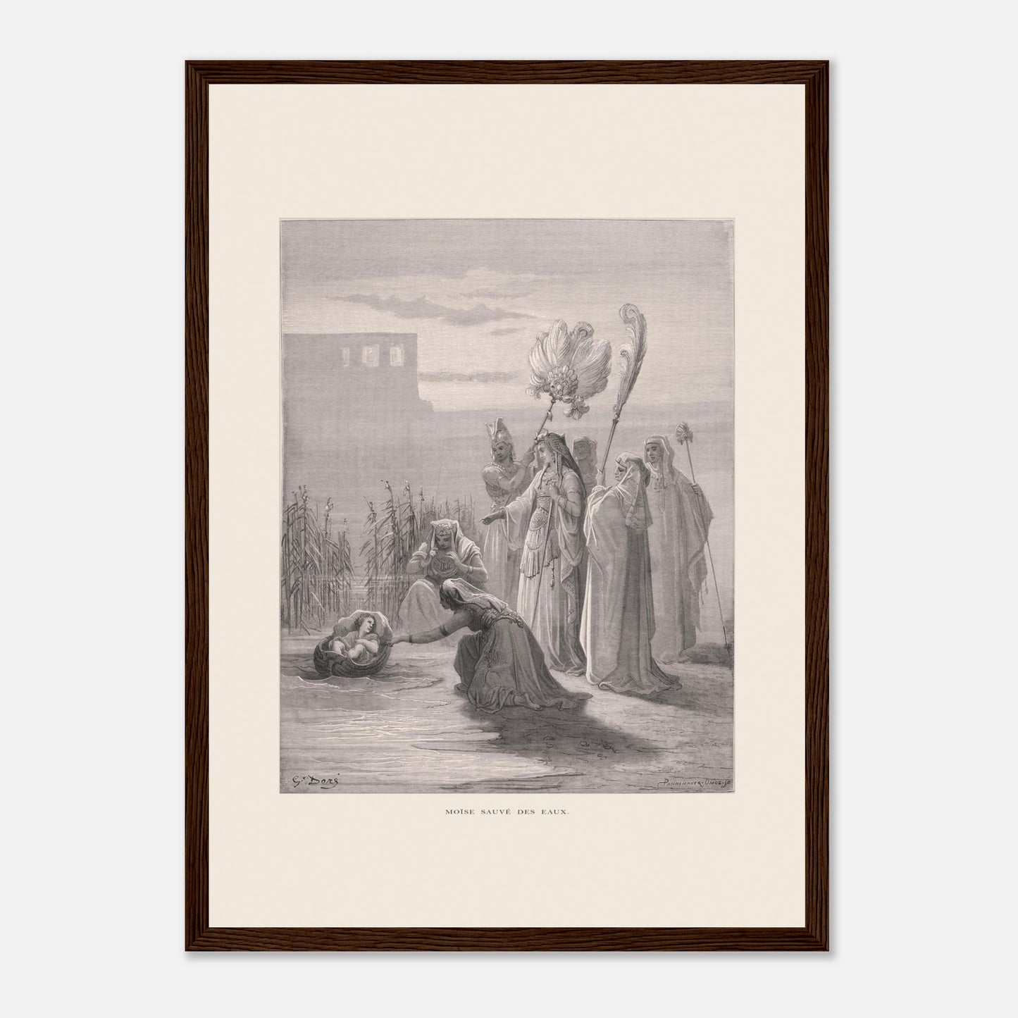 Moïse sauvé des eaux, illustration ancienne de Gustave Doré (29,7x42 cm (A3) / Cadre bois foncé). Estampe de Gustave Doré représentant Moïse sauvé des eaux, avec des femmes trouvant un bébé dans un panier au bord du Nil, près de structures architecturales.