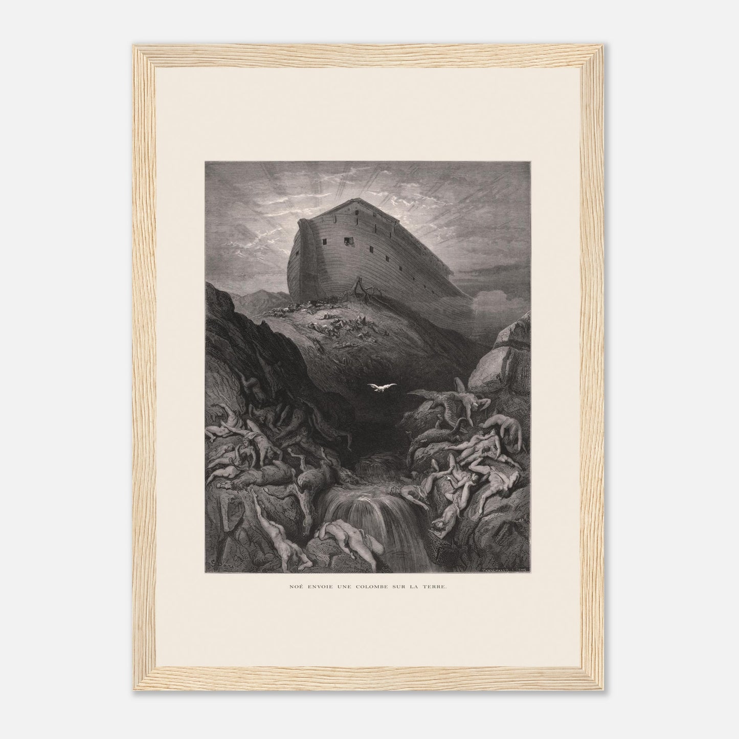 Noé envoyant la colombe, gravure ancienne de Gustave Doré (21x29,7 cm (A4) / Cadre bois clair). Gravure de Gustave Doré montrant l'Arche de Noé perchée sur un monticule, tandis qu'une colombe s'envole au-dessus d'un paysage désolé et inondé par le déluge.