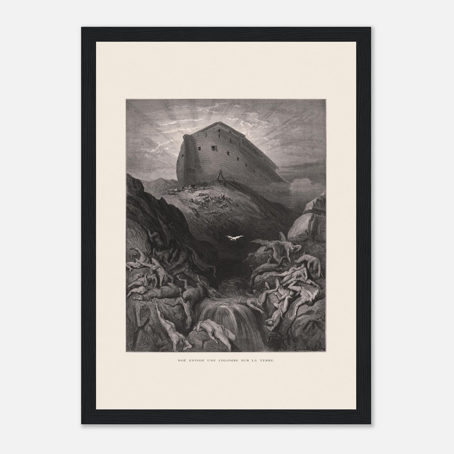 Noé envoyant la colombe, gravure ancienne de Gustave Doré (21x29,7 cm (A4) / Cadre noir). Gravure de Gustave Doré montrant l'Arche de Noé perchée sur un monticule, tandis qu'une colombe s'envole au-dessus d'un paysage désolé et inondé par le déluge.
