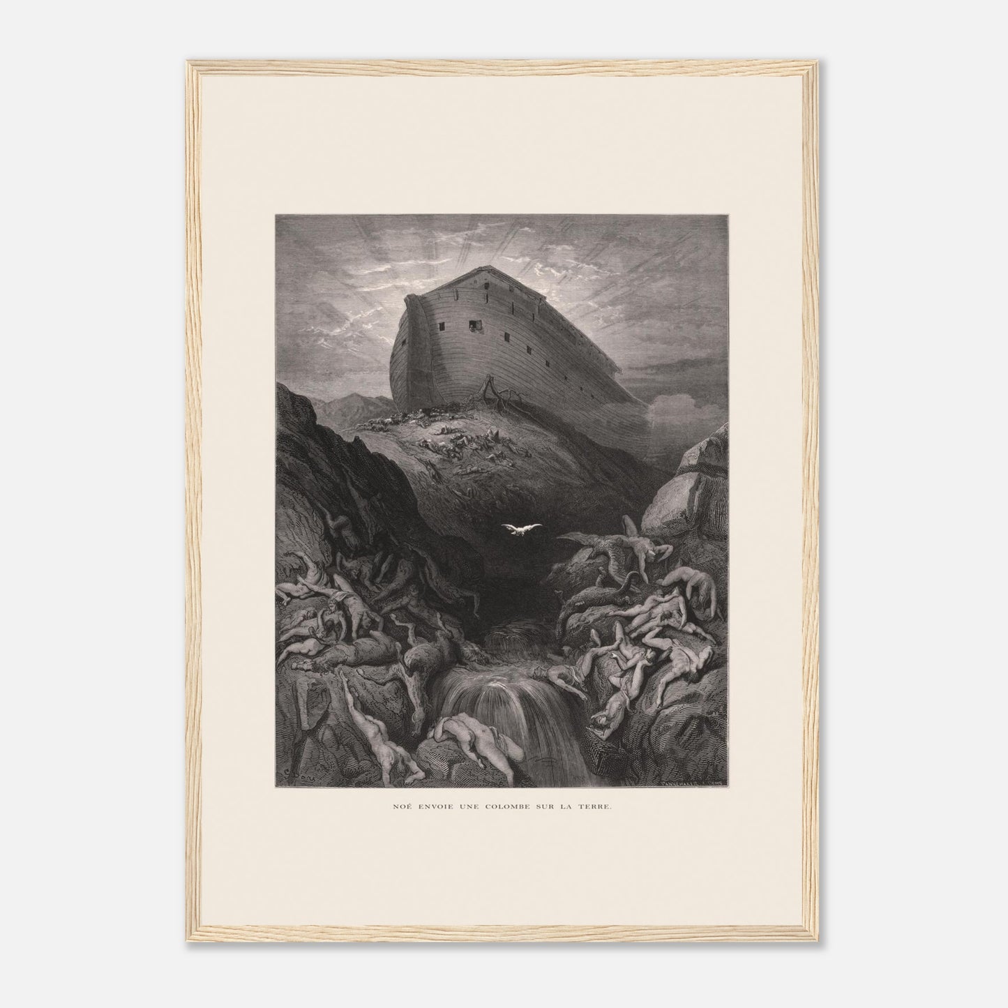 Noé envoyant la colombe, gravure ancienne de Gustave Doré (42x59,4 cm (A2) / Cadre bois clair). Gravure de Gustave Doré montrant l'Arche de Noé perchée sur un monticule, tandis qu'une colombe s'envole au-dessus d'un paysage désolé et inondé par le déluge.