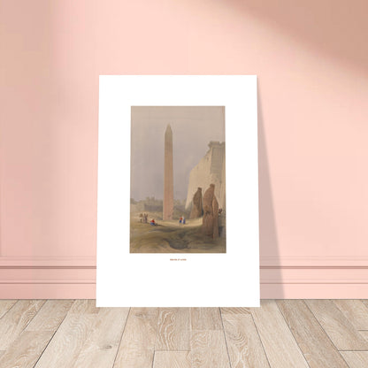 Planche ancienne : Obélisque à Louxor, David Roberts. Lithographie de David Roberts représentant l'obélisque de Louxor entouré de statues monumentales et de bâtiments anciens, avec quelques figures humaines au premier plan. Image d'illustration 7