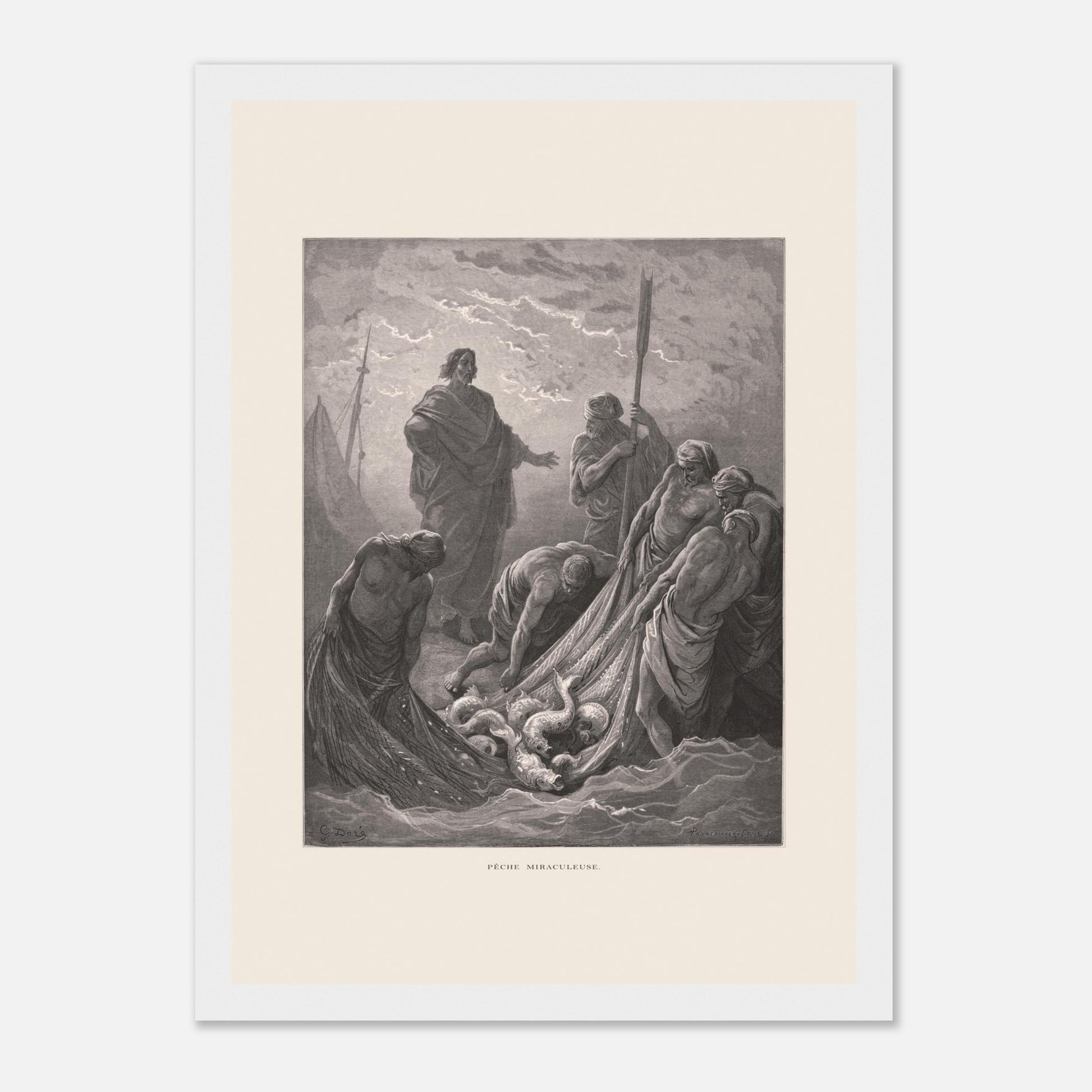 Planche de la Pêche miraculeuse par Gustave Doré (1866) (21x29,7 cm (A4) / Cadre blanc). Gravure de Gustave Doré illustrant la pêche miraculeuse, où Jésus se tient au bord de l'eau et des pêcheurs retirent un filet rempli de poissons.