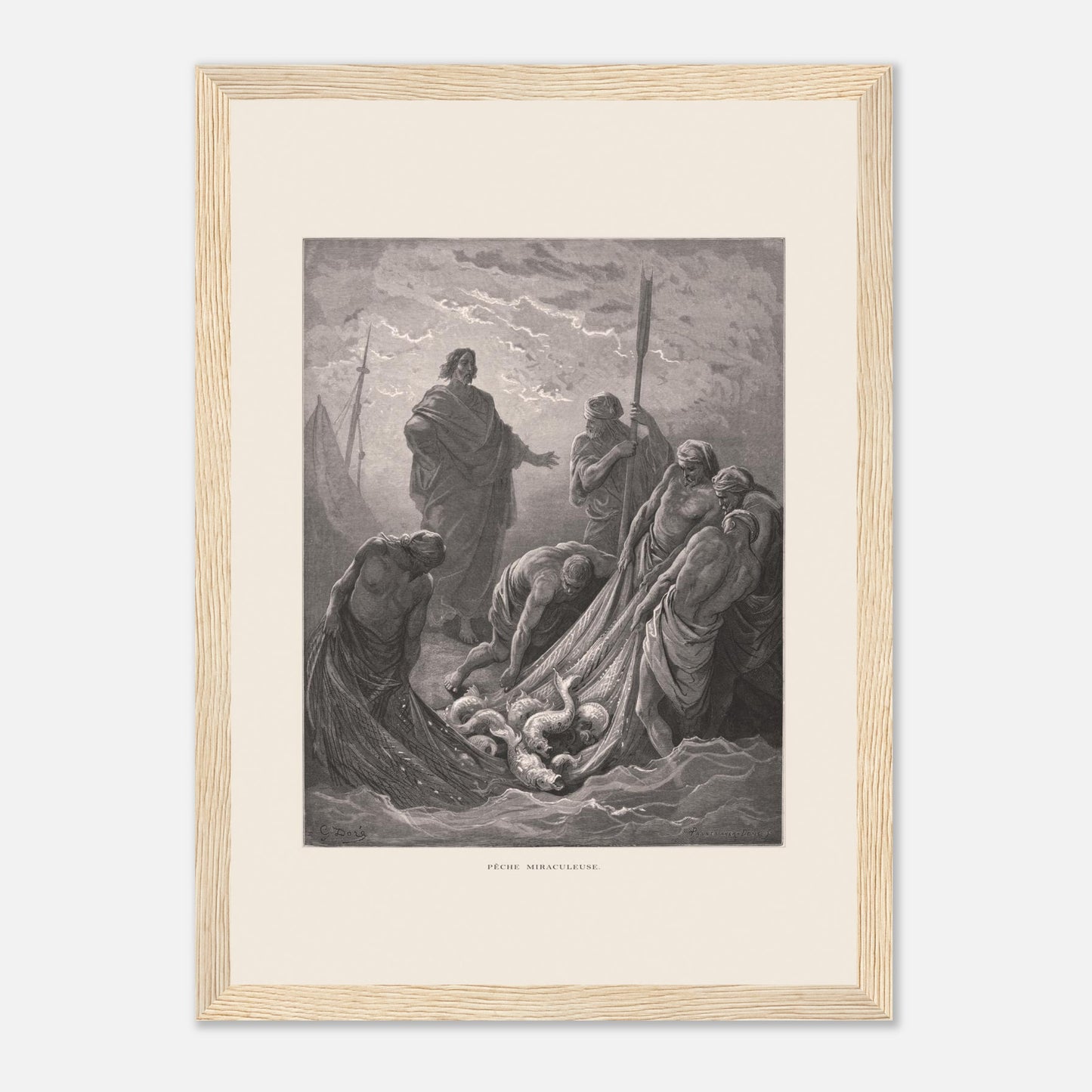 Planche de la Pêche miraculeuse par Gustave Doré (1866) (21x29,7 cm (A4) / Cadre bois clair). Gravure de Gustave Doré illustrant la pêche miraculeuse, où Jésus se tient au bord de l'eau et des pêcheurs retirent un filet rempli de poissons.