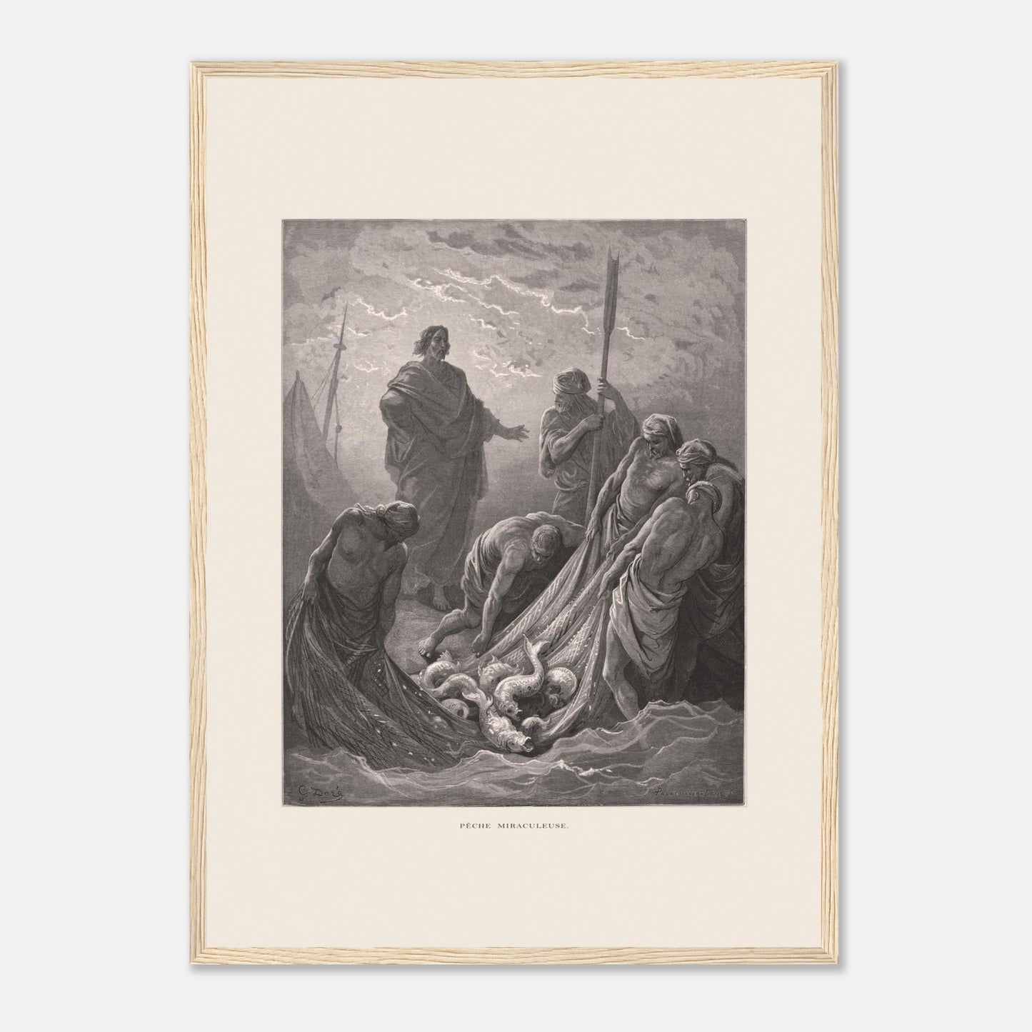 Planche de la Pêche miraculeuse par Gustave Doré (1866) (42x59,4 cm (A2) / Cadre bois clair). Gravure de Gustave Doré illustrant la pêche miraculeuse, où Jésus se tient au bord de l'eau et des pêcheurs retirent un filet rempli de poissons.