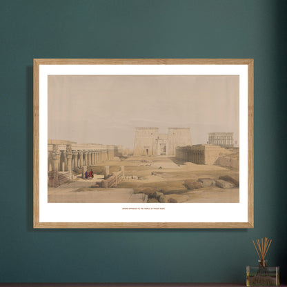 Planche ancienne : Grande approche du temple de Philæ - David Roberts. Lithographie ancienne de l'approche du temple de Philæ en Nubie, avec une longue colonnade et des figures humaines. Image d'illustration 7