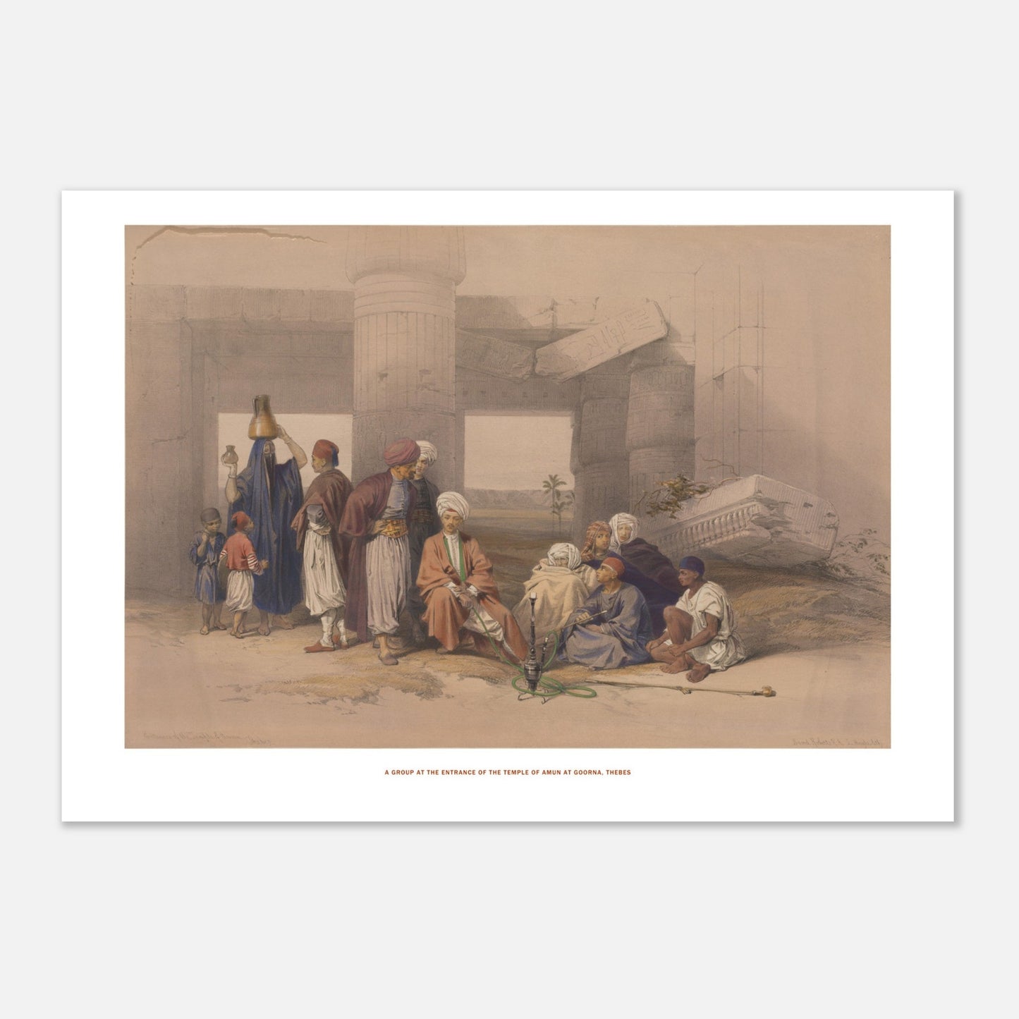 Planche Entr&eacute;e du temple d'Amon &agrave; Gourna, Th&egrave;bes - David Roberts (42x59,4 cm (A2)). Lithographie de David Roberts représentant l'entrée du temple d'Amun à Gourna, Thèbes, avec des colonnes massives et un groupe de personnes assises.