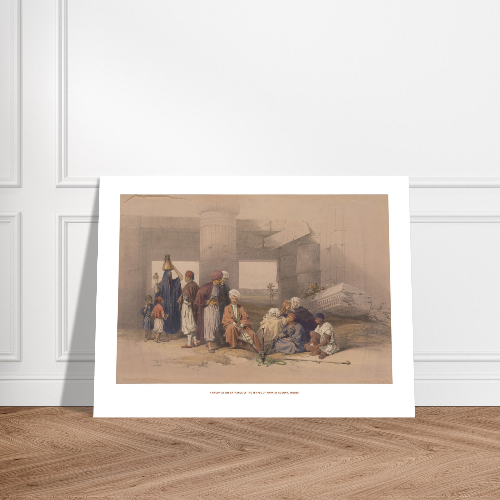 Planche Entr&eacute;e du temple d'Amon &agrave; Gourna, Th&egrave;bes - David Roberts. Lithographie de David Roberts représentant l'entrée du temple d'Amun à Gourna, Thèbes, avec des colonnes massives et un groupe de personnes assises. Image d'illustration 7