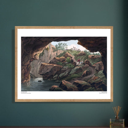 Voragine del Lago Copaide (Katabathron), antica tavola di Edward Dodwell. Vista dall'ingresso di una grotta rocciosa su un paesaggio esterno con persone e vegetazione.