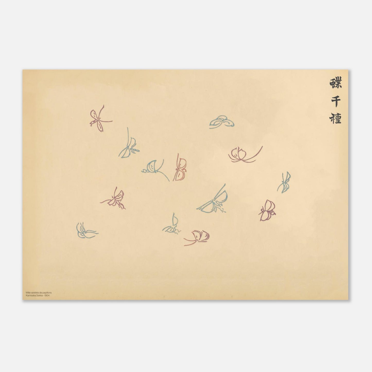 Planche de papillons bleu pastel et rose – Kamisaka Sekka (42x59,4 cm (A2)). Illustration sur fond beige de papillons aux traits fins dans des tons de bleu pastel et de rose, disposés de manière aérienne, avec une calligraphie noire.