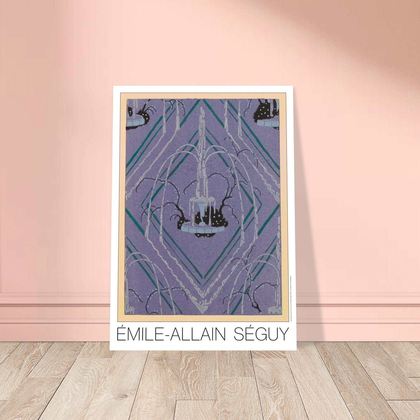 Planche de rosace géométrique violette, Samarkande par Émile-Allain Séguy. Illustration Art Déco représentant une fontaine entourée de végétation stylisée, sur un fond violet géométrique formé de losanges et de lignes vertes et blanches, par Émile-Allain Séguy. Image d'illustration 8