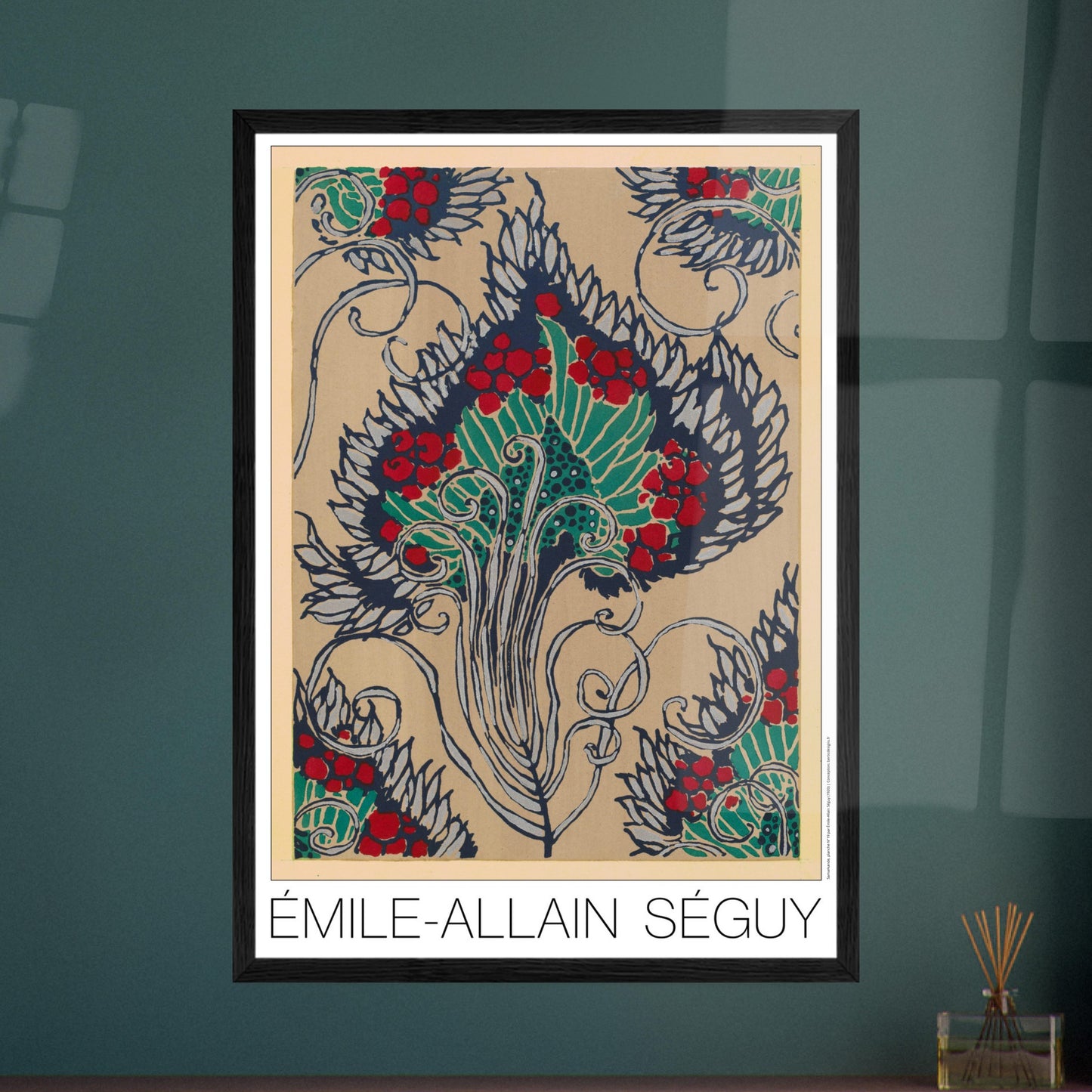 Planche de motif floral beige et rouge, Samarkande de Séguy. Affiche de motifs orientaux de Séguy, présentant un motif floral stylisé aux baies rouges, feuilles bleues et vertes, sur fond beige. Image d'illustration 7