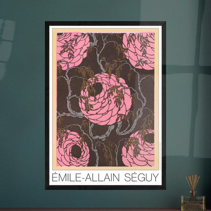 Planche de roses stylisées, Samarkande d’Émile-Allain Séguy. Gravure Art déco de roses stylisées de couleur rose vif sur un fond sombre et texturé, entourées de branches fines et de feuilles brunes. Image d'illustration 7