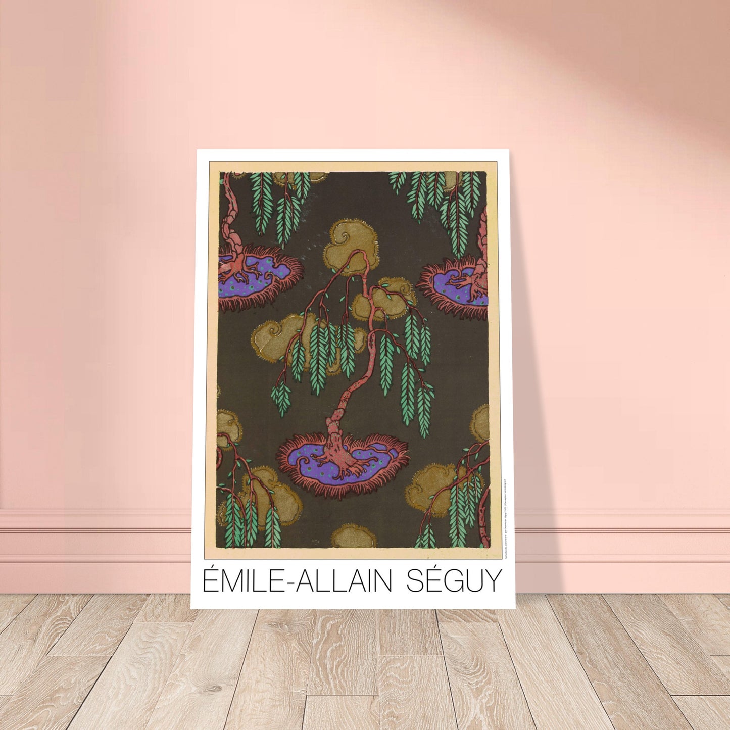 Planche Saule pleureur et motifs dorés, Samarkande de Séguy. Gravure Art déco représentant un arbre pleureur aux branches fines et feuilles vertes tombantes, sur fond sombre, avec des motifs aquatiques stylisés de couleur violette et dorée. Image d'illustration 8
