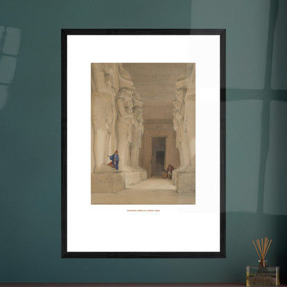 Planche ancienne du temple excavé de Gyrshe en Nubie par David Roberts. Intérieur d'un temple excavé de Gyrshe, Nubie, avec quatre statues assises de figures divines ou royales et des hiéroglyphes sculptés. Image d'illustration 7