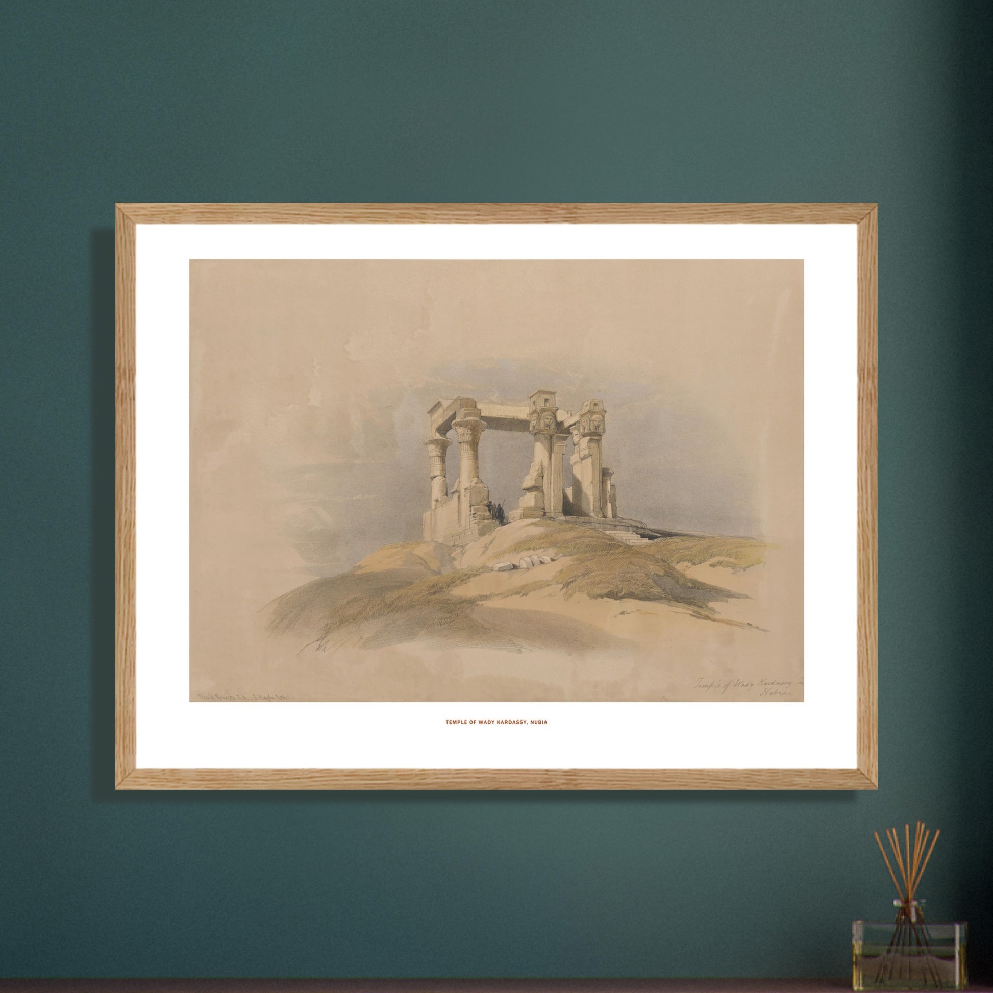 Planche ancienne du Temple de Wadi Kardassy, Nubie - David Roberts. Lithographie de David Roberts représentant un temple antique en ruines sur une colline sablonneuse, avec le ciel nuageux en arrière-plan. Image d'illustration 6